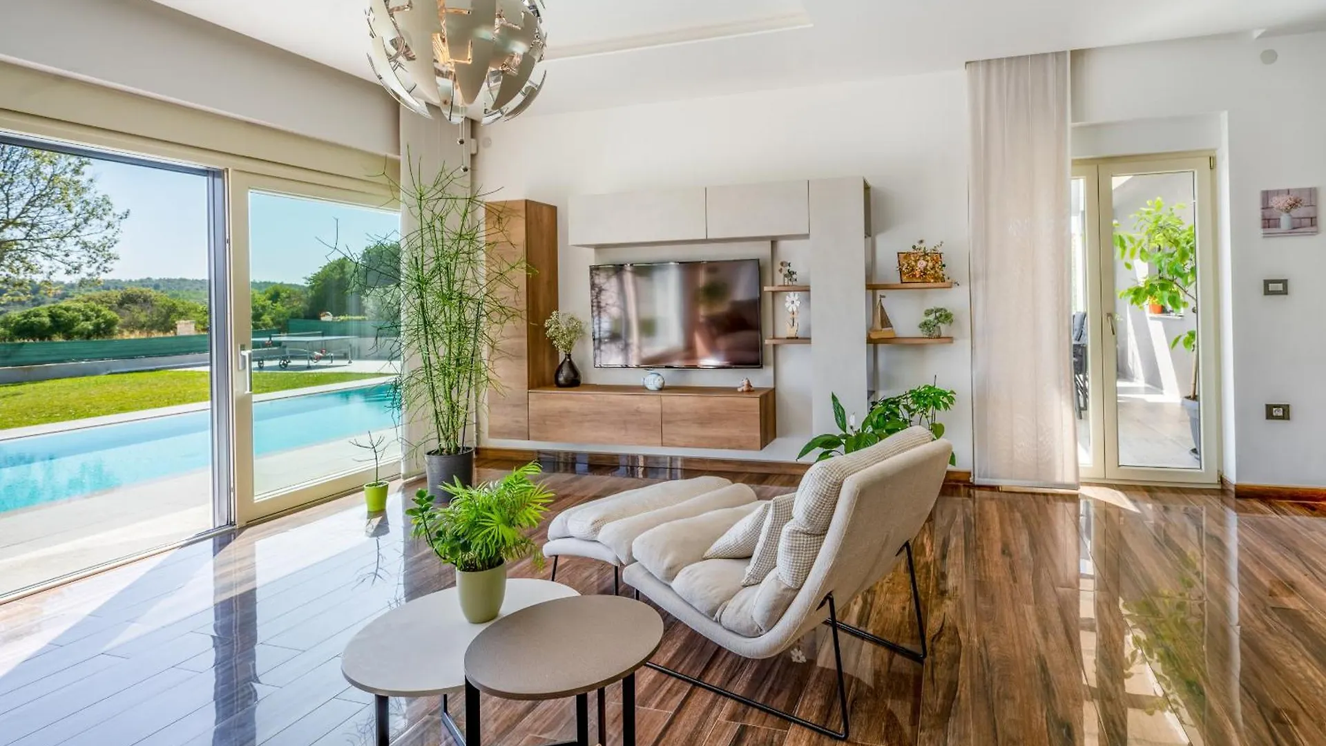 Villa Luen Near Pula With Large Garden And Private Pool For Families