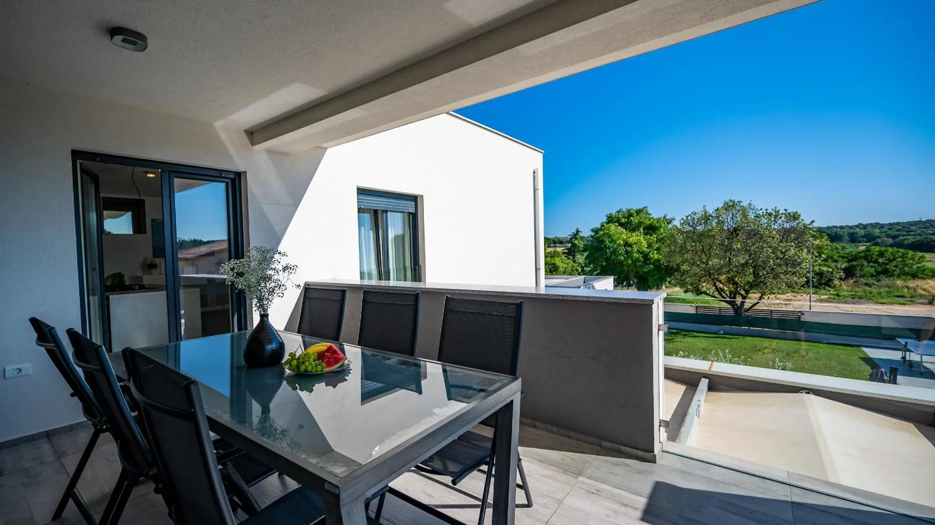 Villa Luen Near Pula With Large Garden And Private Pool For Families