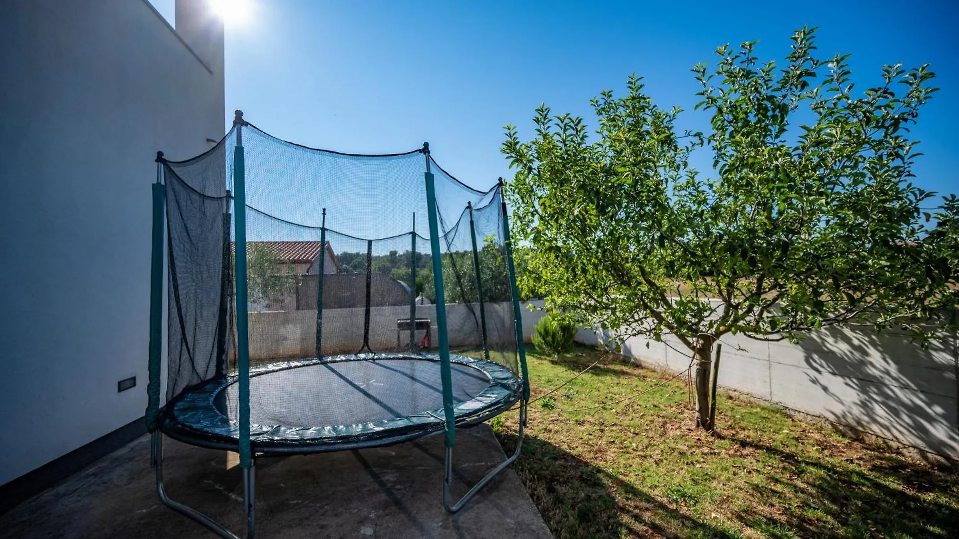 Villa Luen Near Pula With Large Garden And Private Pool For Families Хорватия